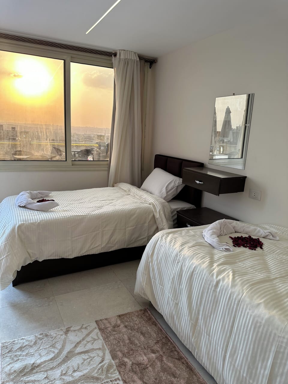 Free minibar, in-room safe, soundproofing, iron/ironing board