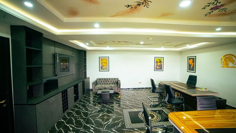 House | Lobby