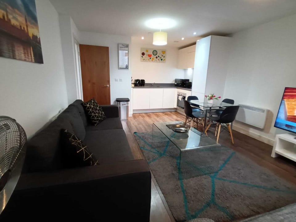Apartment | Living area | Flat-screen TV