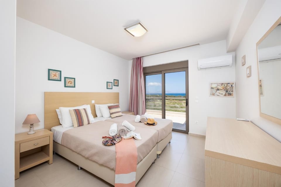 Twin bedroom with A/C and sea views