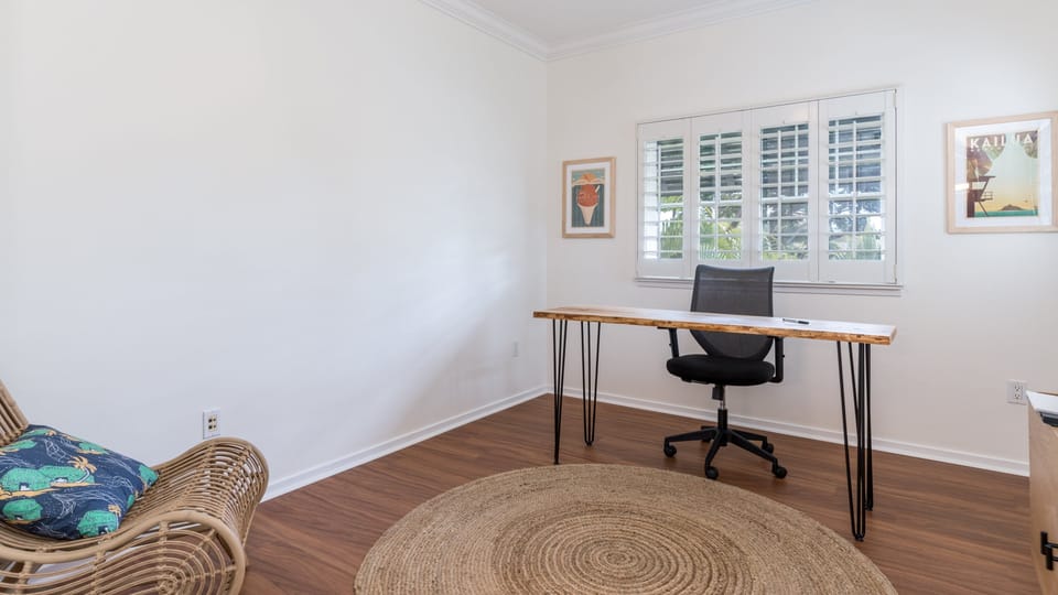 Seagrove Ohana House - Upstairs Office