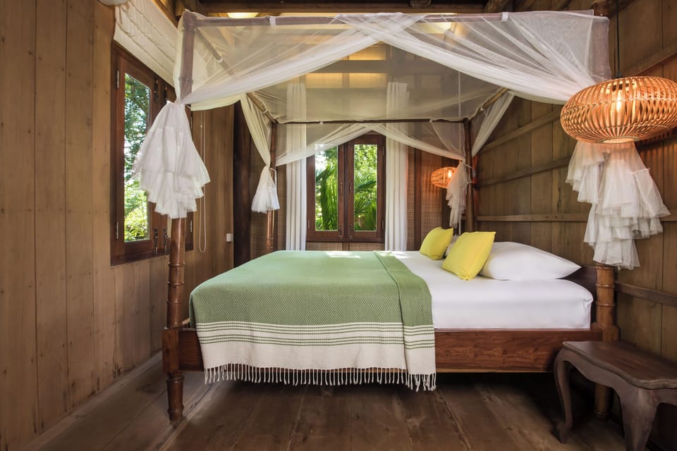 Suite Lodge | Down comforters, pillowtop beds, in-room safe, desk