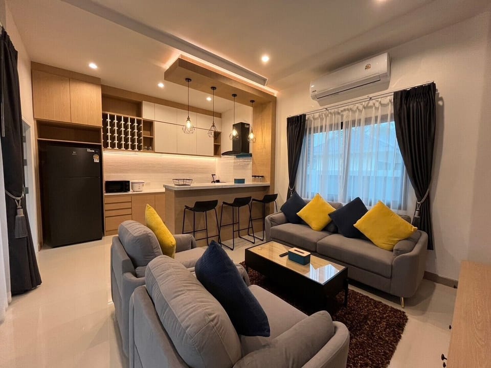 Deluxe Villa, Mountain View | Living area