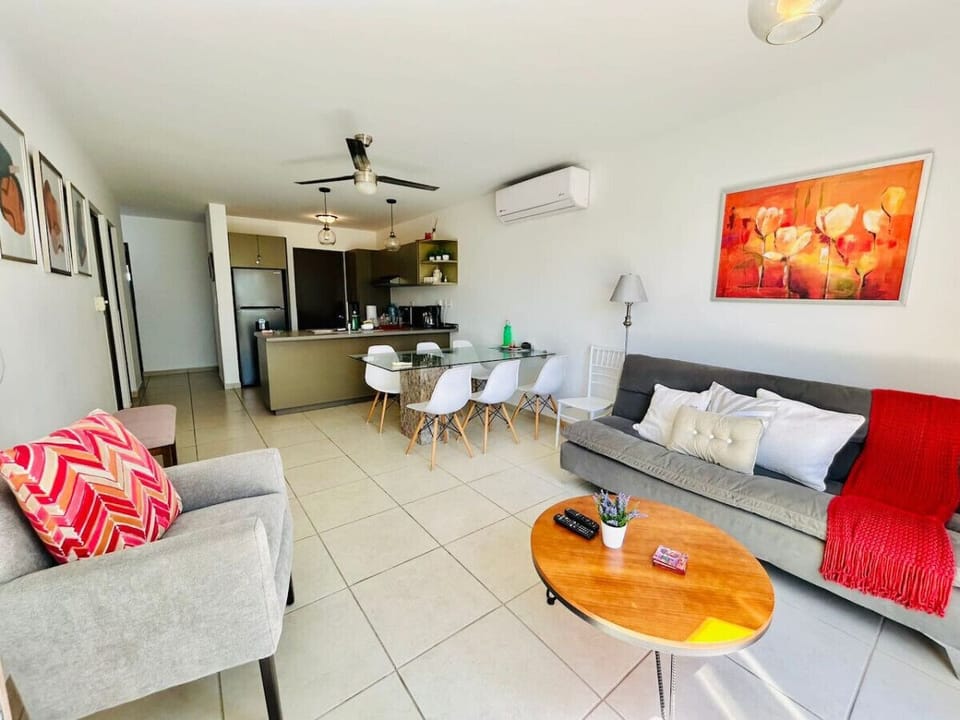 sala de estar con TV