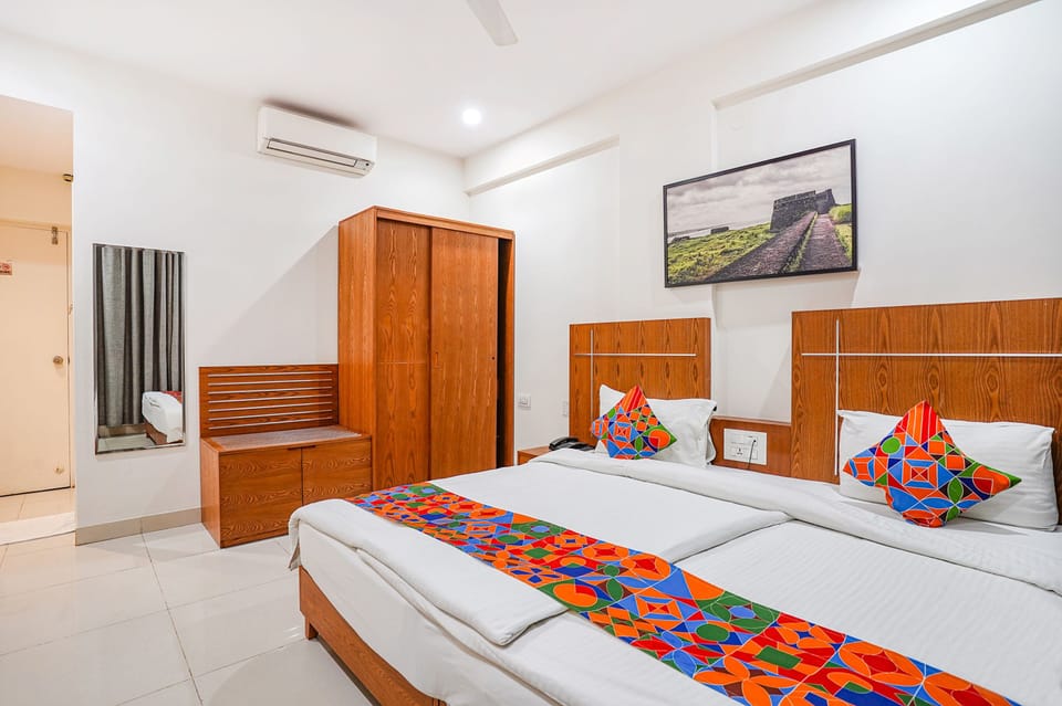Premium Room | Egyptian cotton sheets, premium bedding, in-room safe, free WiFi