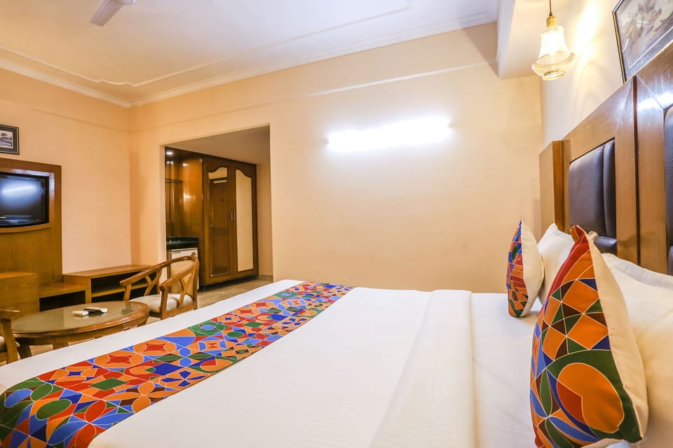 Deluxe Room | Egyptian cotton sheets, premium bedding, in-room safe, bed sheets
