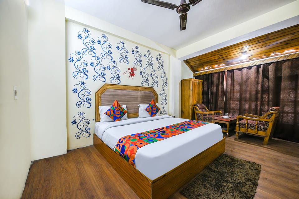 Egyptian cotton sheets, premium bedding, in-room safe, WiFi (free)