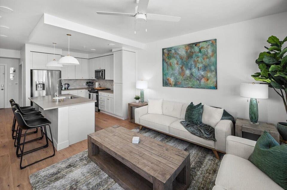 Stunning views of the Capitol, the mountains and the downtown skyline from the comfort of your top floor luxury space!