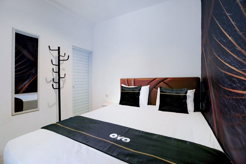 Standard Double Room | Premium bedding, WiFi (free), bed sheets