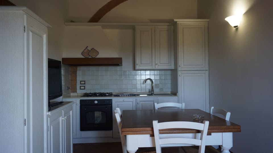 Standard Apartment, 2 Bedrooms, Hill View, Tower | Private kitchen | Fridge, oven, stovetop, toaster
