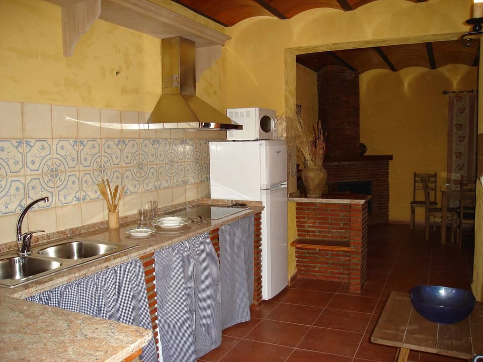 House, 3 Bedrooms, Accessible, Smoking | Private kitchen