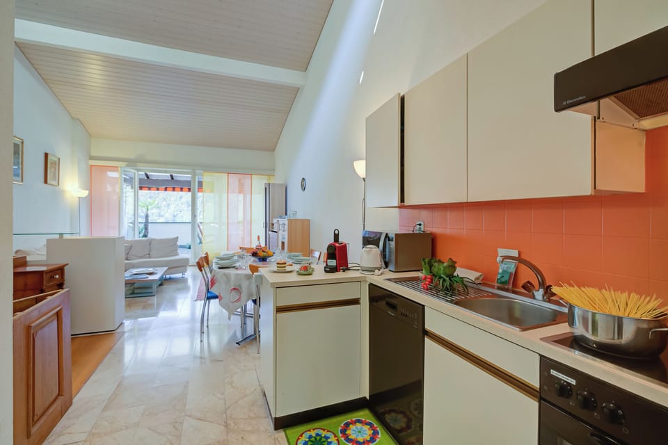 Family Apartment, 2 Bedrooms, 2 Bathrooms, Lakeside (Miralago Lakeview Morcote With Pool) | Private kitchen | Espresso maker