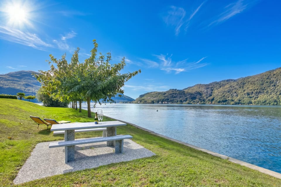 Family Apartment, 2 Bedrooms, 2 Bathrooms, Lakeside (Miralago Lakeview Morcote With Pool) | Outdoor dining