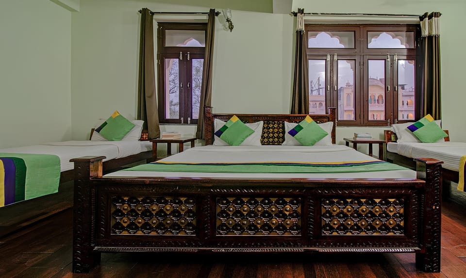 Memory foam beds, desk, laptop workspace, free WiFi