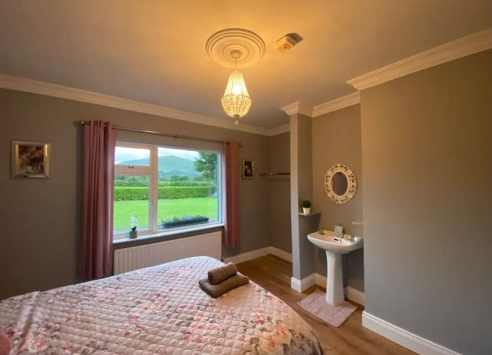 2 bedrooms, iron/ironing board, WiFi (free), bed sheets