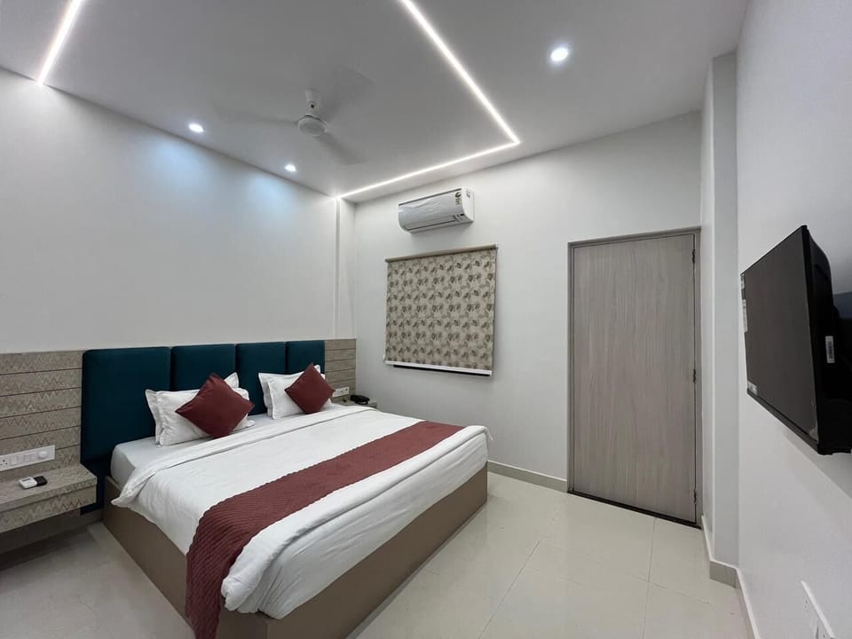 Deluxe Room | Desk, soundproofing, free WiFi