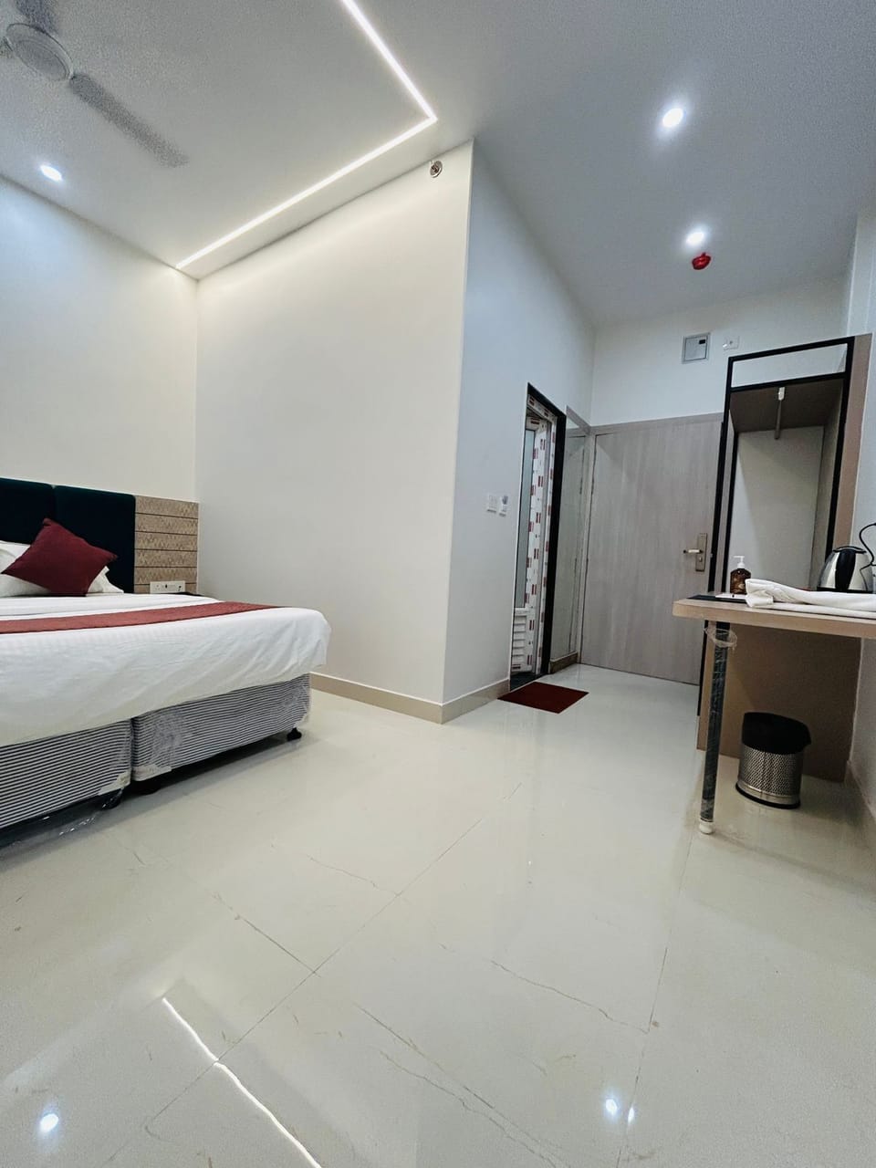 Deluxe Room | Desk, soundproofing, free WiFi