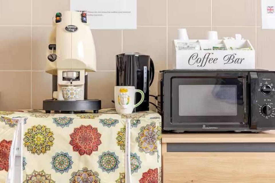 Espresso maker, coffee/tea maker, electric kettle