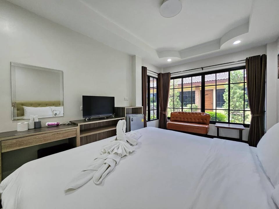 Suite, Garden View | Free WiFi, bed sheets