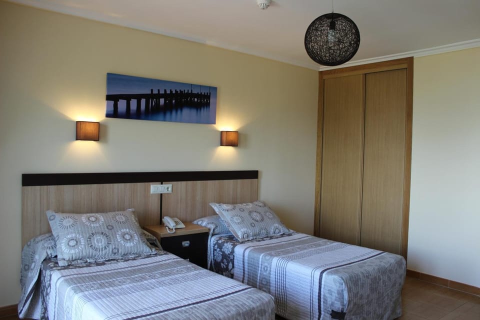 Desk, cribs/infant beds, rollaway beds, free WiFi