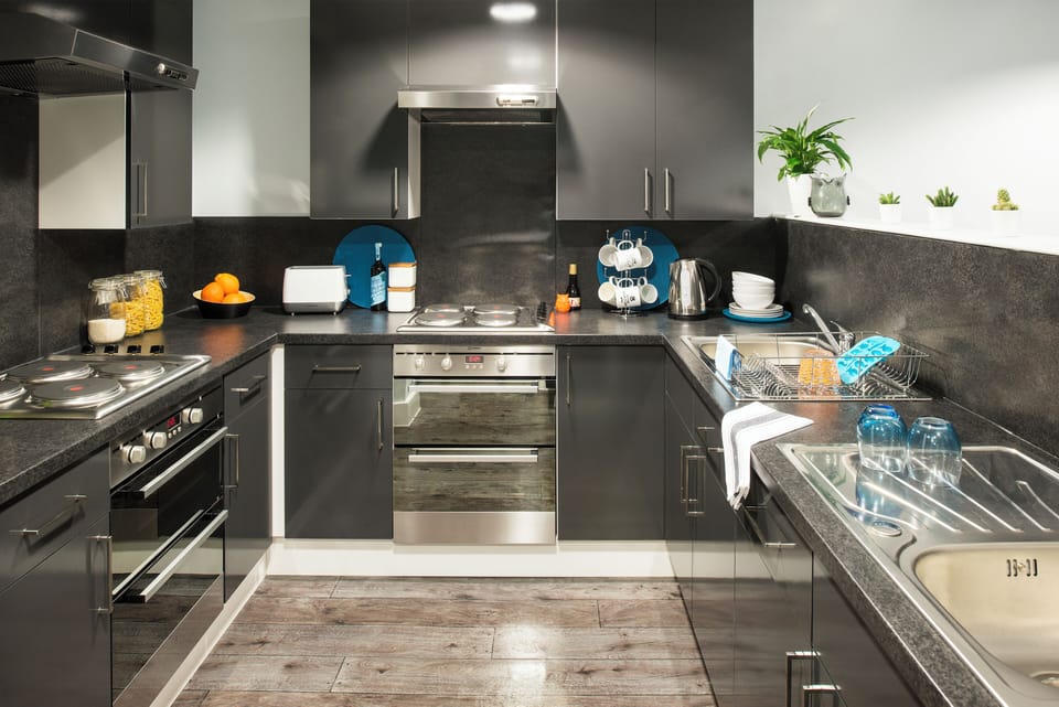 Single Room, Non Smoking | Shared kitchen