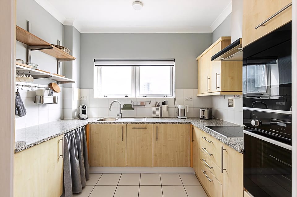 Apartment | Private kitchen | Dining tables