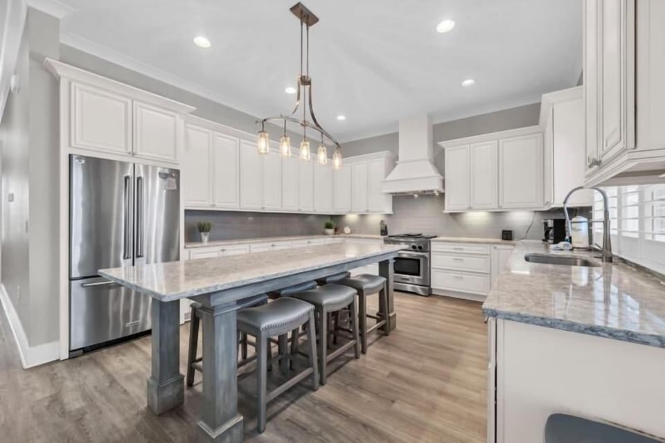 House, Multiple Beds (Blue Fish Bungalow) | Private kitchen | Oven, toaster
