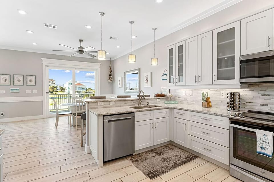 House, Multiple Beds (Serendipity Cottage) | Private kitchen | Coffee/tea maker, toaster, paper towels