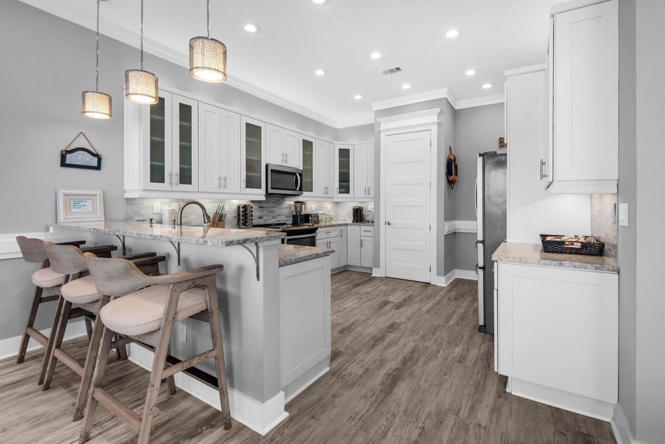House, Multiple Beds (Serendipity Cottage) | Private kitchen | Coffee/tea maker, toaster, paper towels