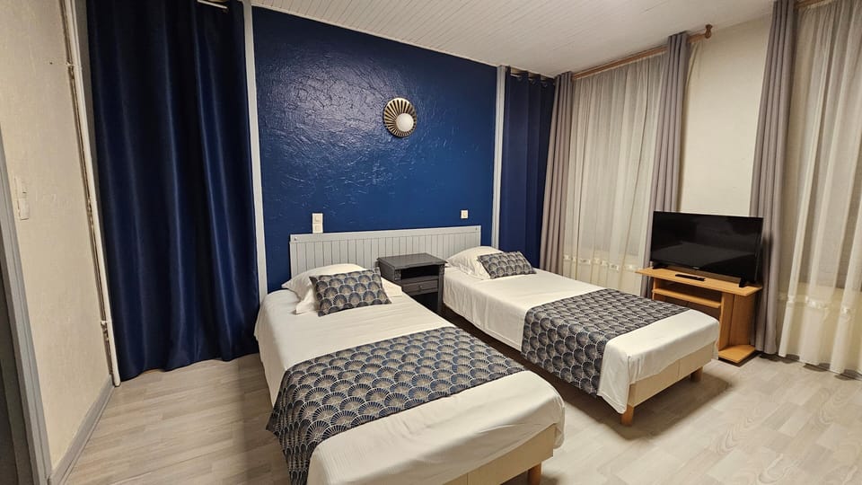 Twin Room | Desk, WiFi (free)