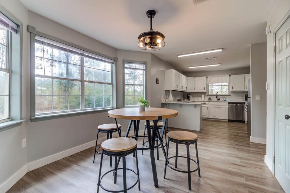 Kitchen table with 4 chairs