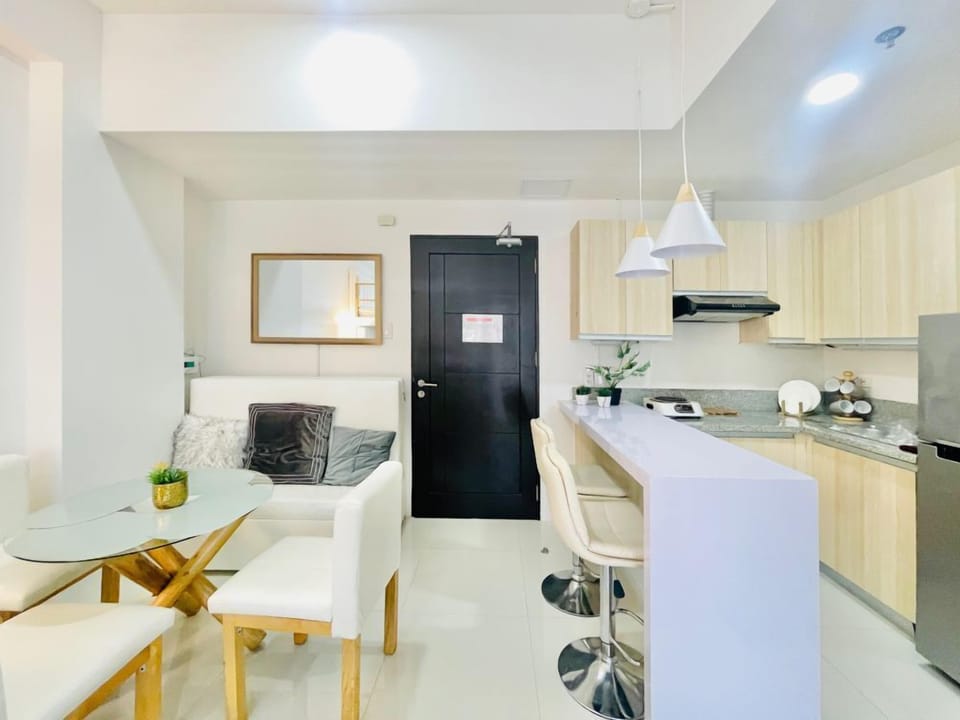 Living Area / Kitchenette