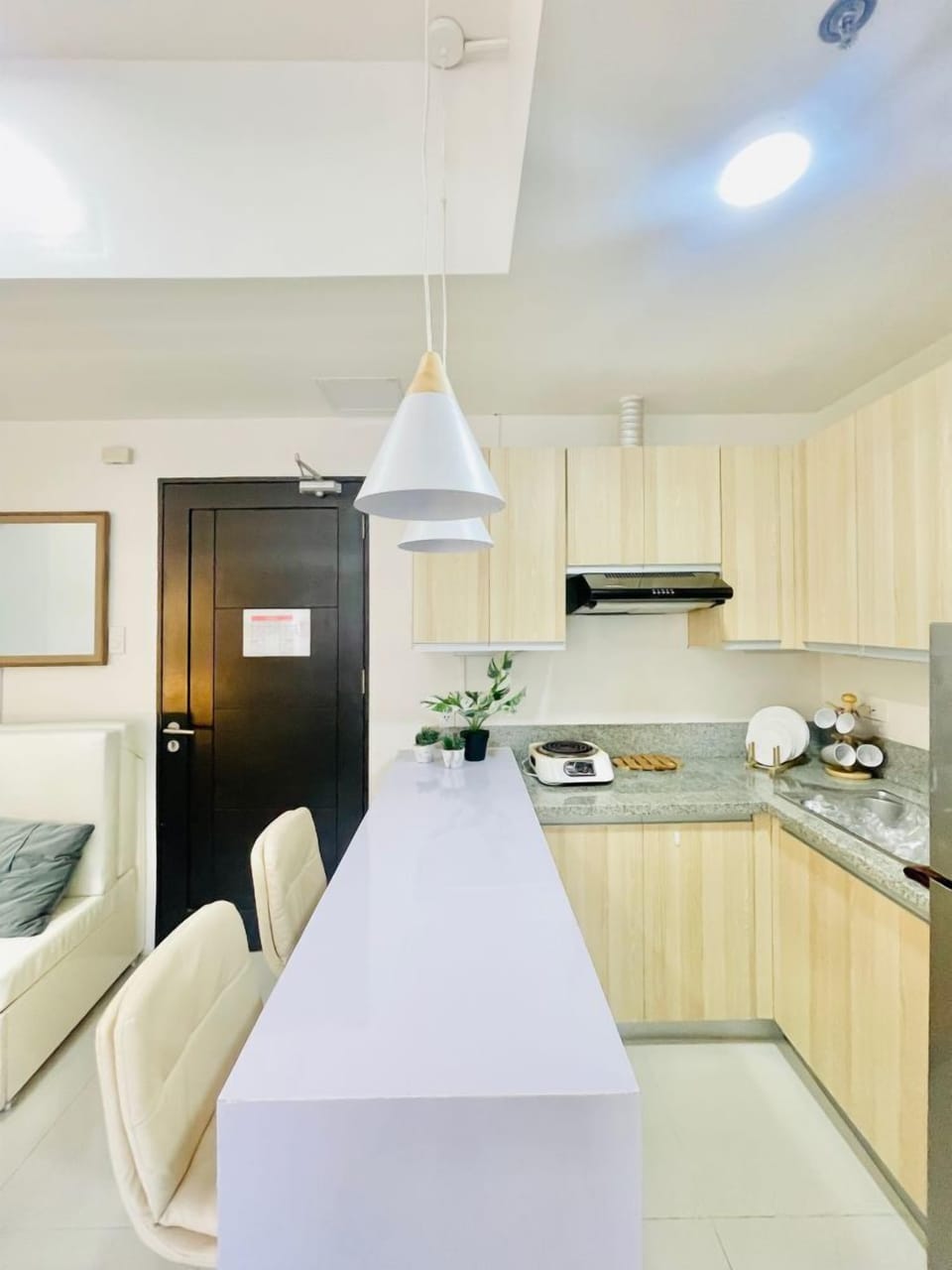 Dining Area / Kitchenette