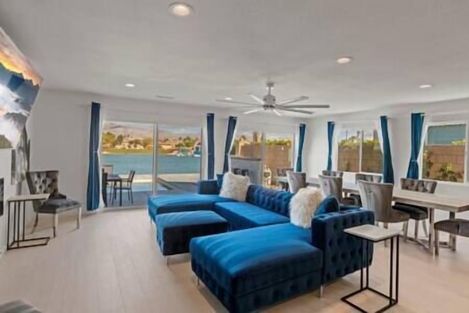 Lakefront Getaway: Pool, Spa & Game Room Fun (3)