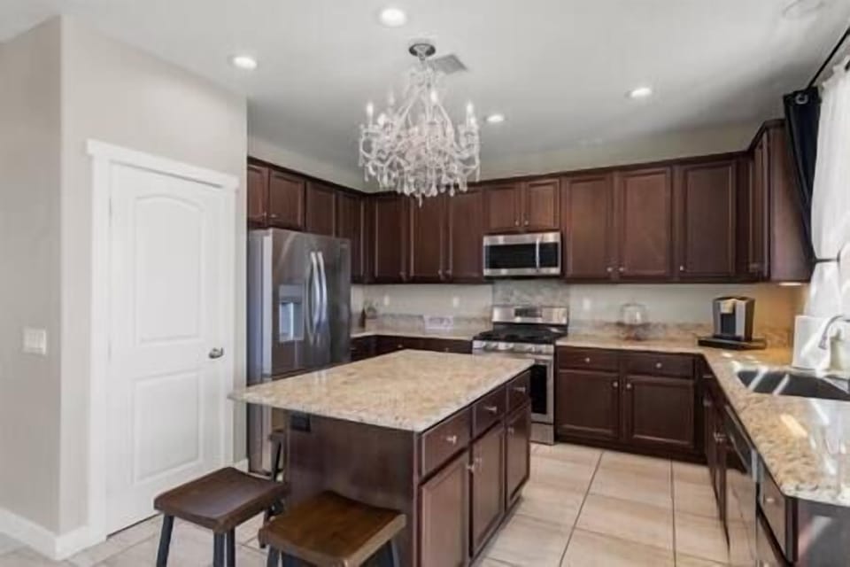 Lakeside Oasis: Game Room, Pool & Spa (22)