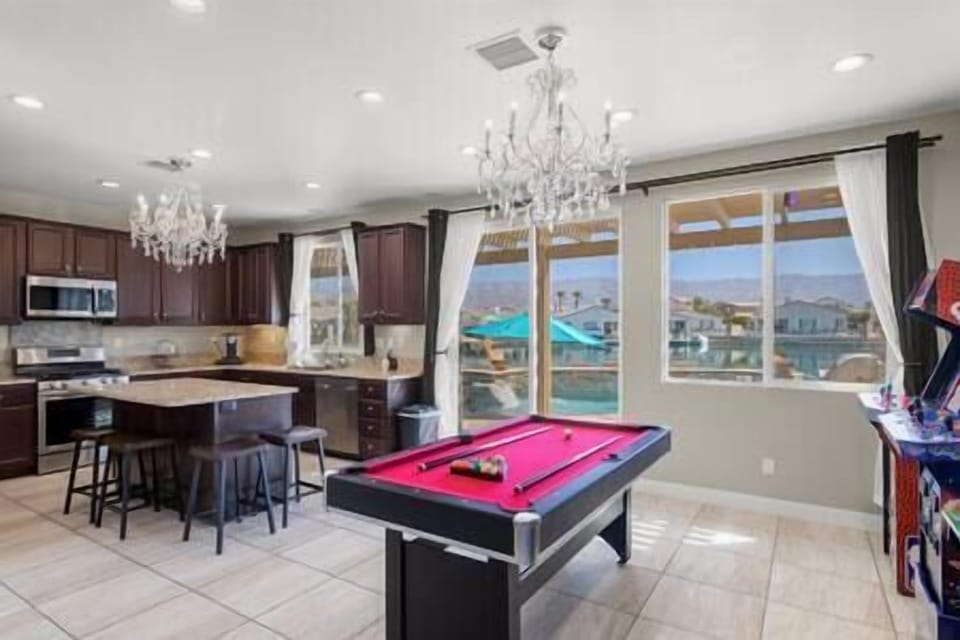 Lakeside Oasis: Game Room, Pool & Spa (11)
