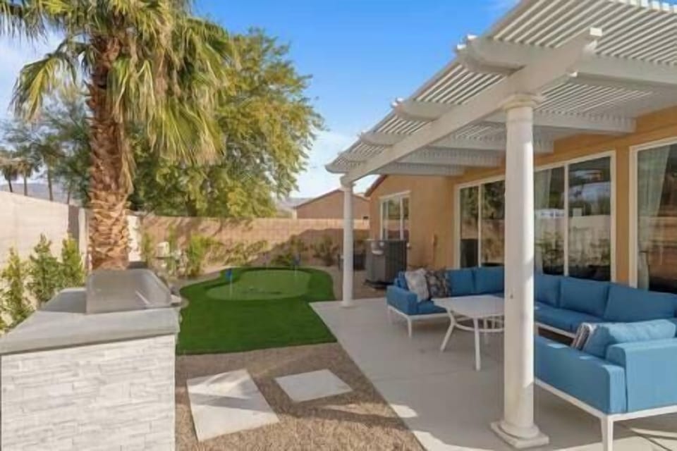 No Hassle Haven: WOW Pool, Game Room & Golf (13)