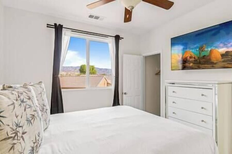 No Hassle Haven: WOW Pool, Game Room & Golf (33)