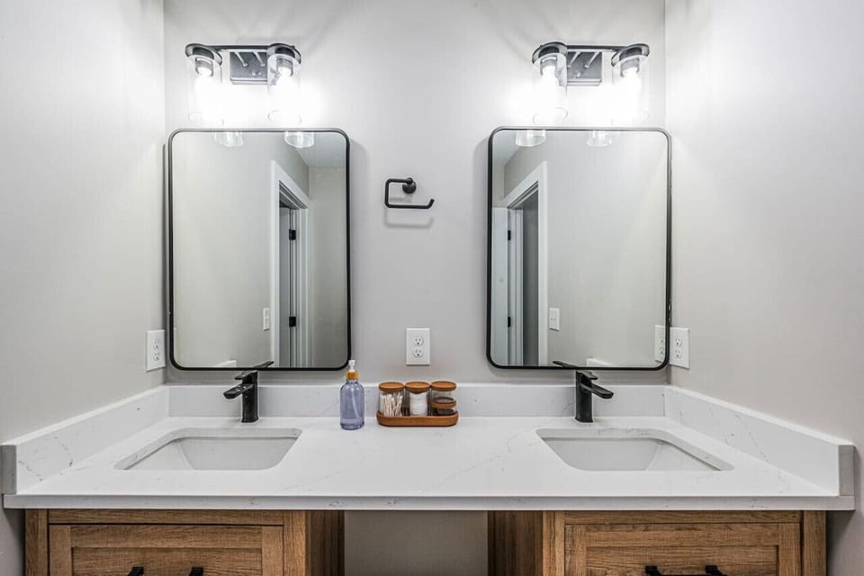 Double vanity