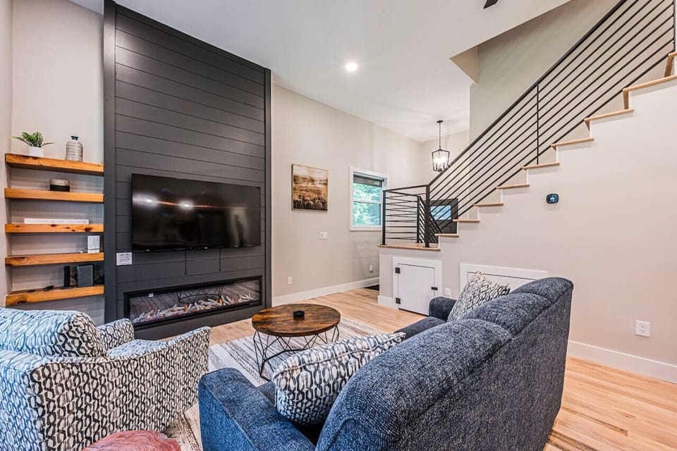 Living room w/electric fireplace