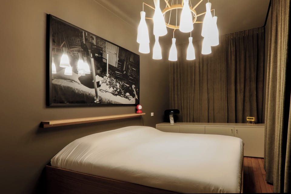 Design Suite | Free WiFi, bed sheets