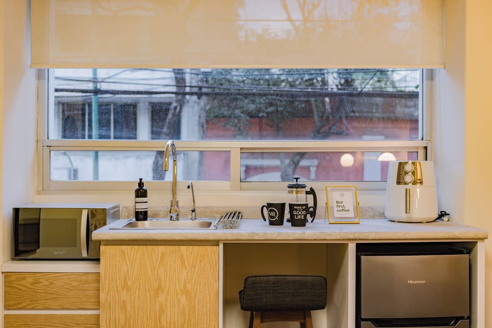 Comfort Room | Desk, laptop workspace, iron/ironing board, WiFi (free)