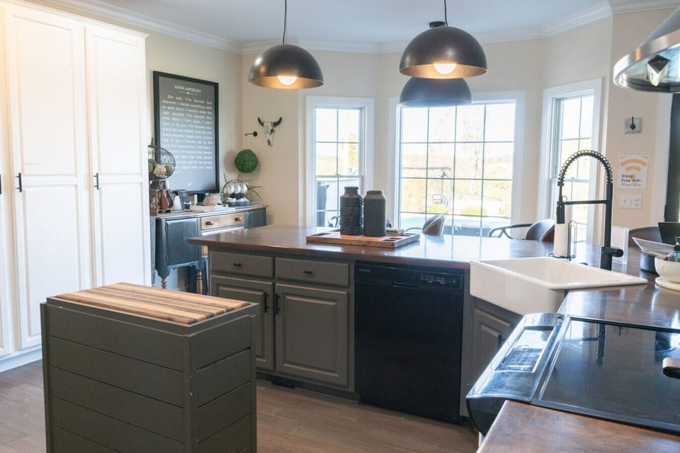 Spacious fully stocked kitchen