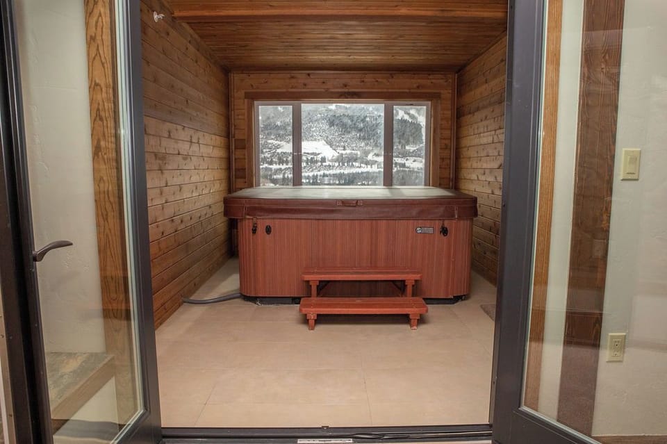 Private Hot Tub