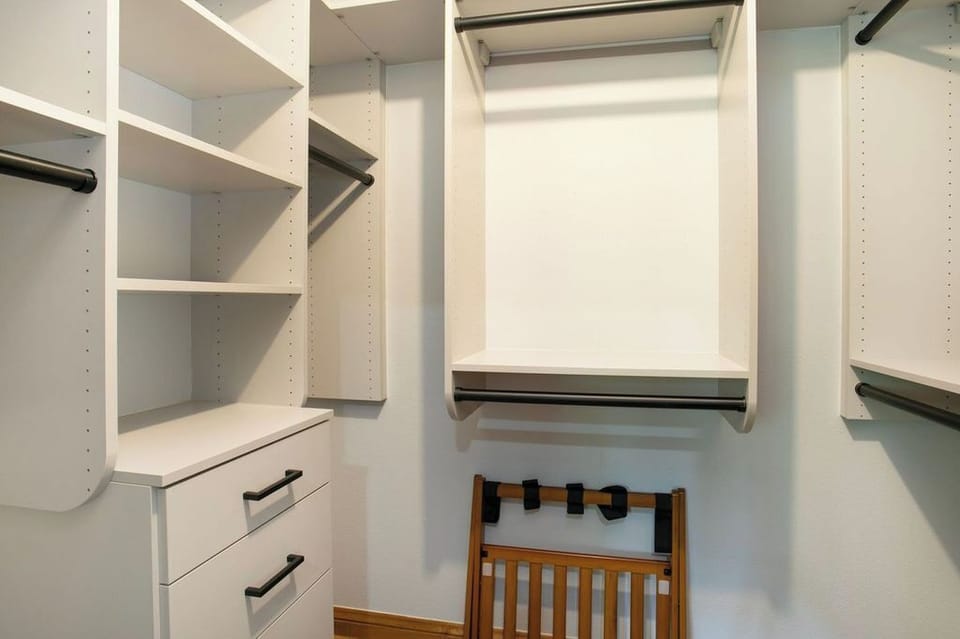 Walk-in closet