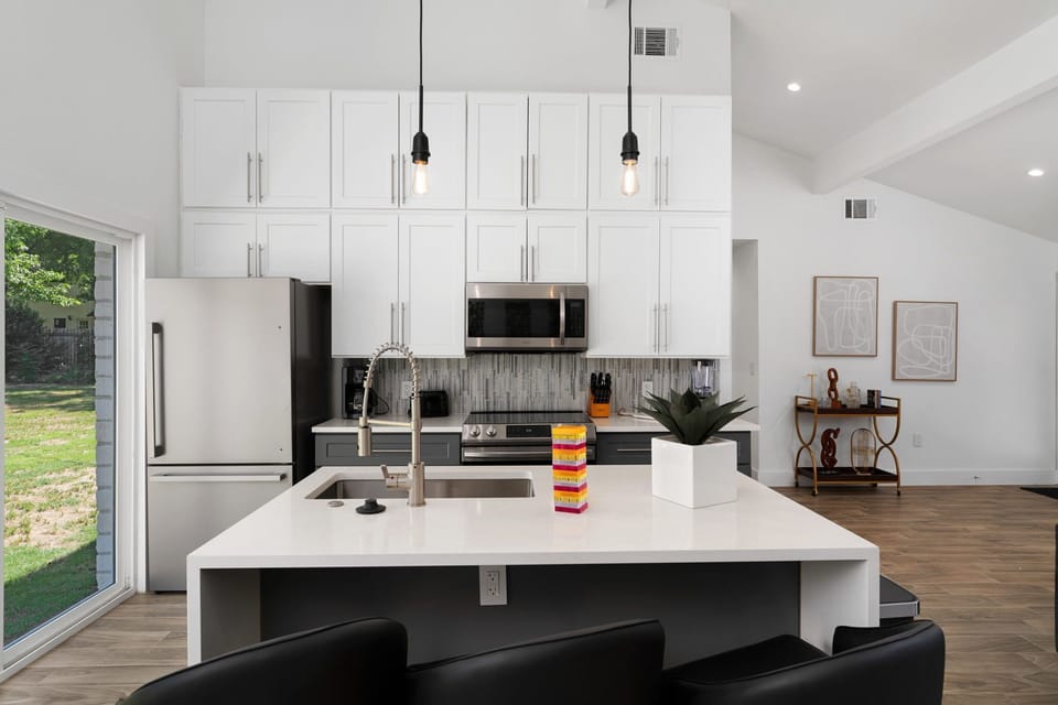Luxury House, 6 Bedrooms, Non Smoking, Private Pool | Private kitchen | Electric kettle, toaster
