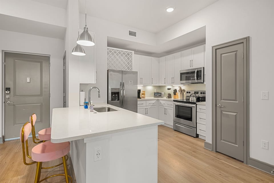 fully equipped kitchen