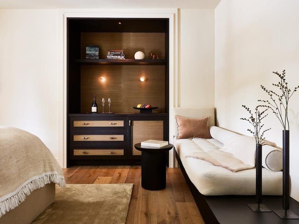 Deluxe Double Room, 1 King Bed | Minibar, in-room safe, blackout drapes, WiFi (free)