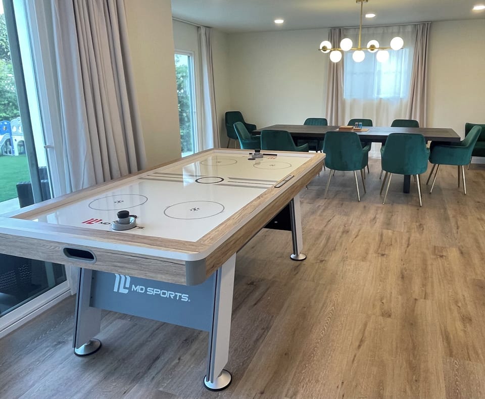 AIR-HOCKEY table