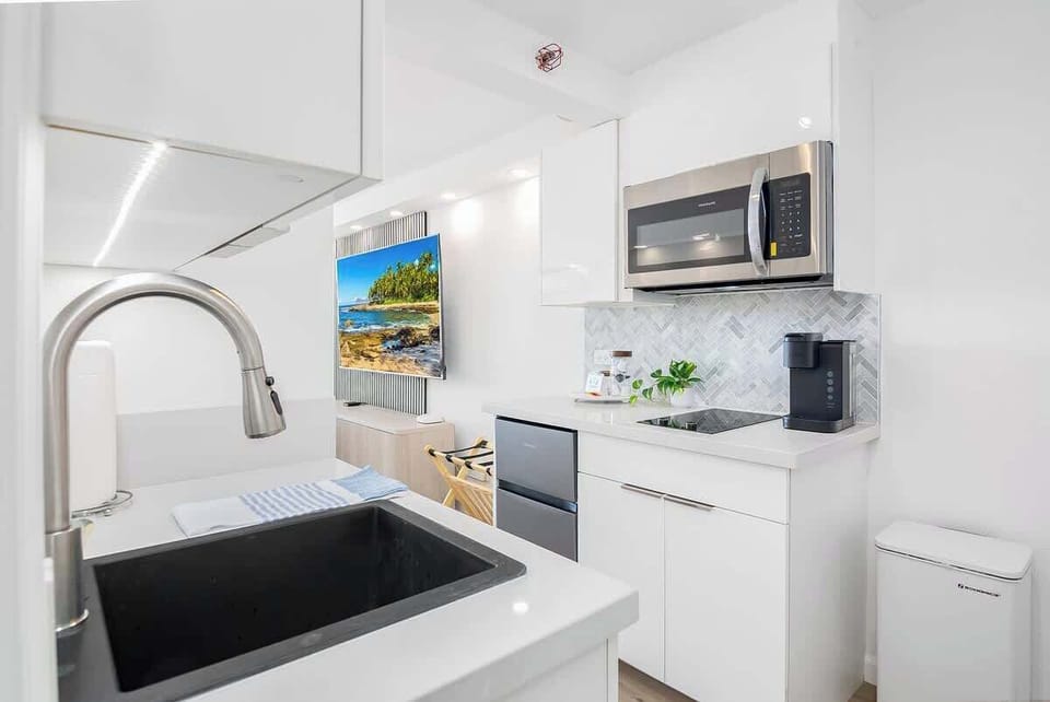 Prepared your meals in your kitchenette with a 2 burner cooktop.